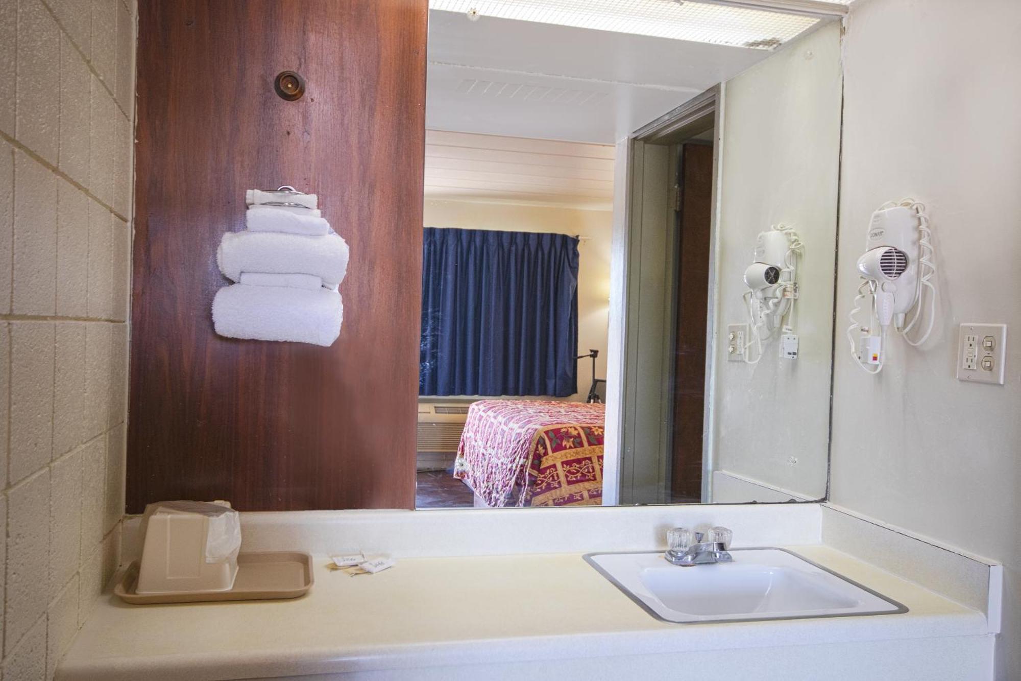 Centralia Motel Near Downtown By Oyo ภายนอก รูปภาพ
